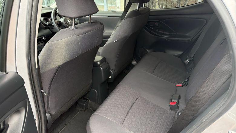 Toyota Yaris 1.5 Hybrid Design 5dr CVT Hybrid Hatchback